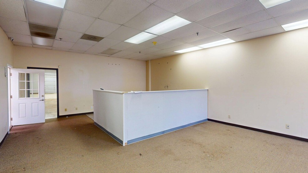 Primary Photo Of 3430 Constitution Dr, Springfield Warehouse For Lease