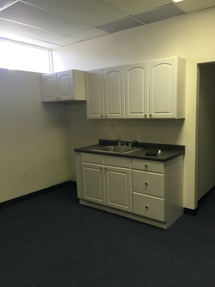 More Photos Of 684 Whitehead Rd, Lawrenceville Medical For Sale