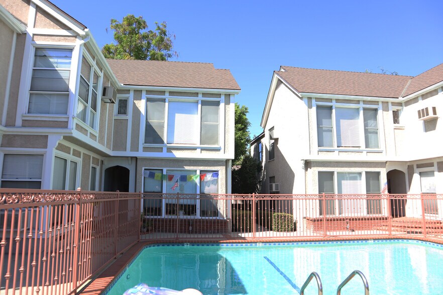 More Photos Of 11747-11753 Moorpark St, Studio City Apartments For Sale