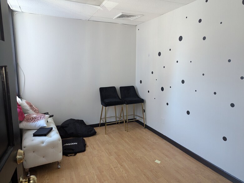 More Photos Of 227 Bedford St, Stamford Storefront For Lease