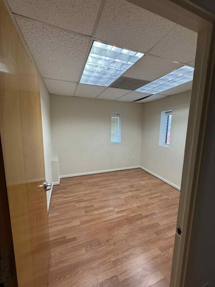 More Photos Of 6116 Rolling Rd, Springfield Medical For Sale