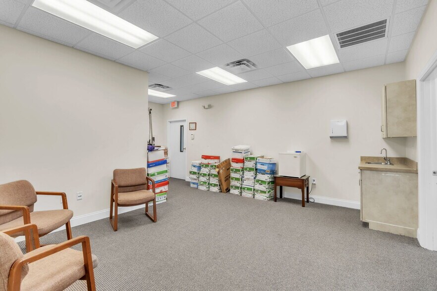 More Photos Of 2035 Valleygate Dr, Fayetteville Medical For Sale