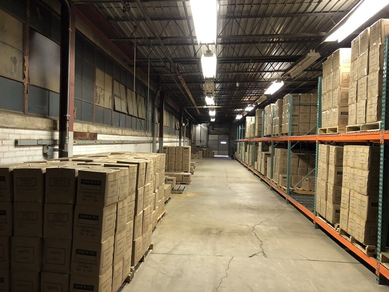 More Photos Of 100 Beecher Ave, Cheltenham Warehouse For Lease