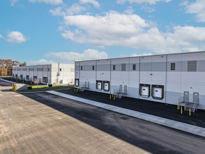 More Photos Of 1 Barbiche Dr, Flemington Unknown For Lease