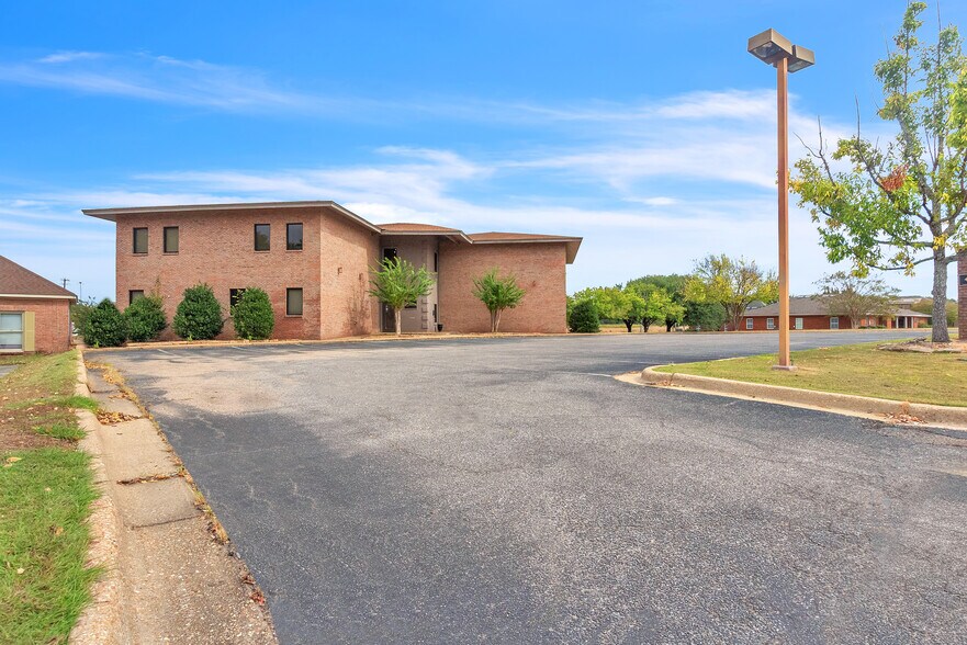 More Photos Of 4249 Lomac St, Montgomery Medical For Lease