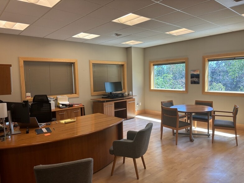 More Photos Of 2237 S 19th St, Tacoma Office For Sale