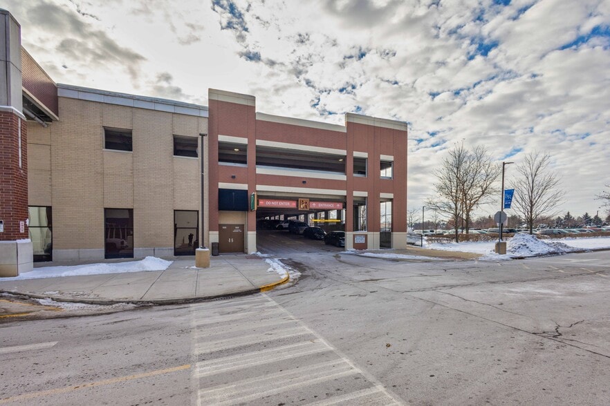More Photos Of 720-780 Village Center Dr, Burr Ridge Storefront Retail Office For Sale
