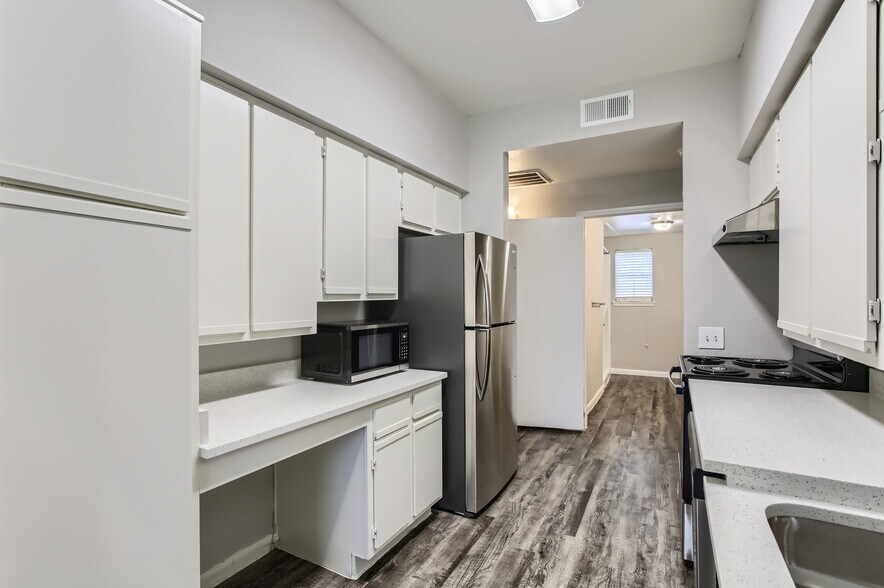 More Photos Of 12380 Wood Bayou Dr, Houston Apartments For Sale