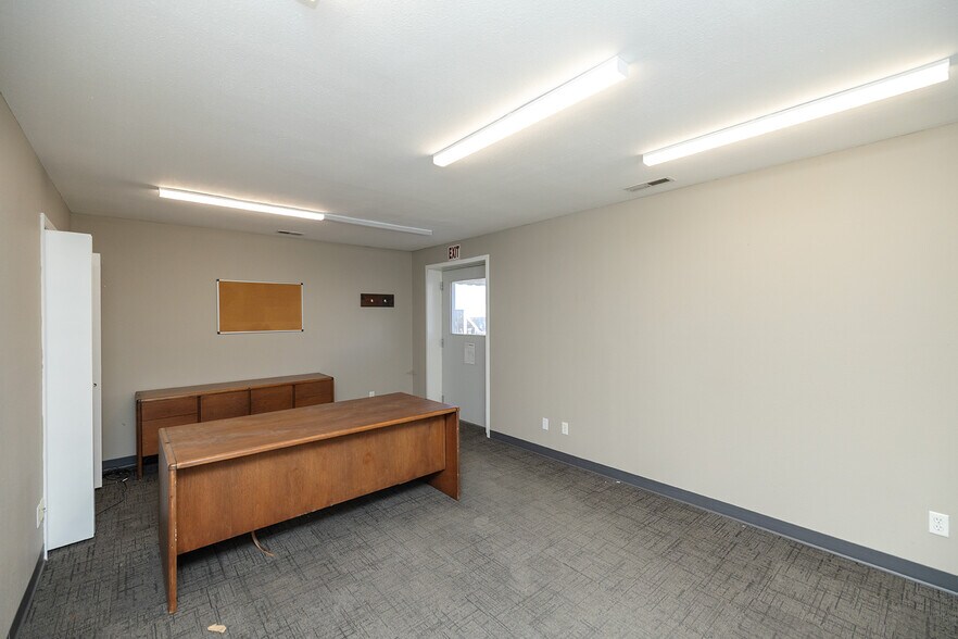 More Photos Of 130 E 10th Ave, South Hutchinson Industrial For Sale