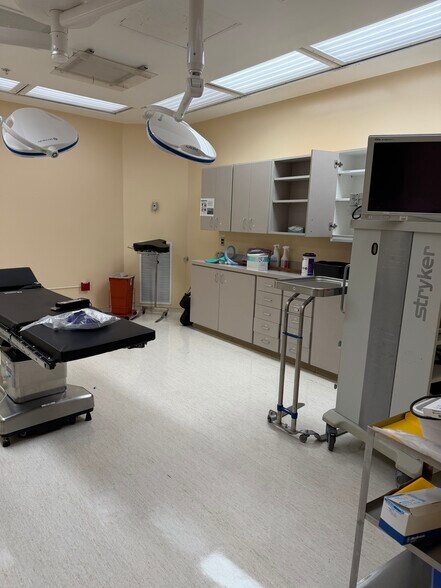 More Photos Of 3017 13th St, Gulfport Healthcare For Sale