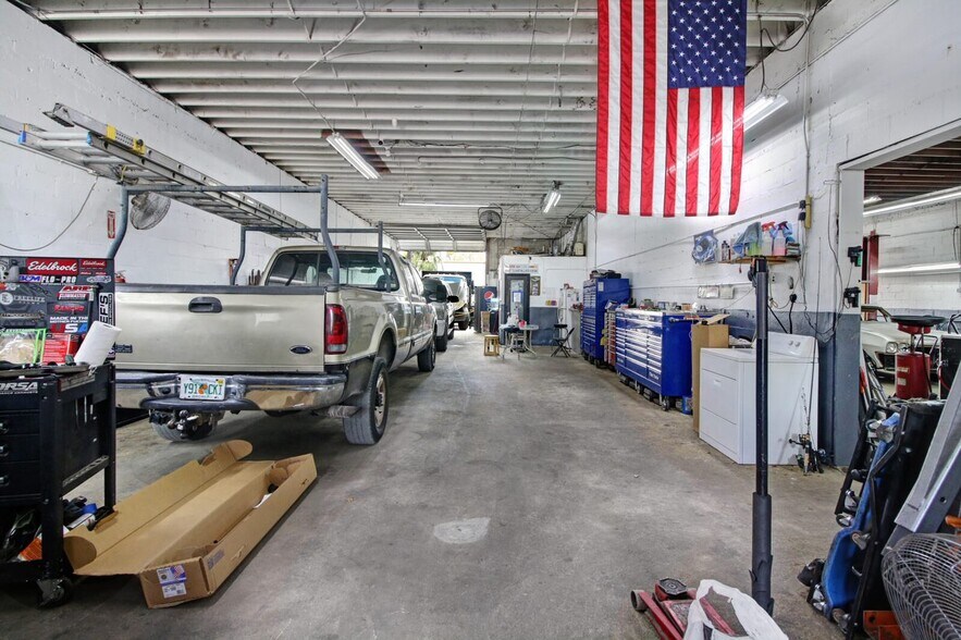 More Photos Of 313 SW 13th Ave, Pompano Beach Service For Lease