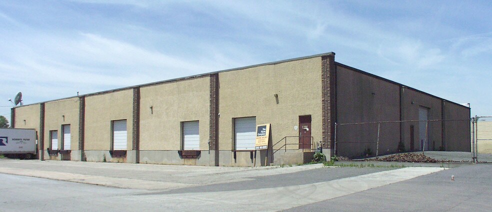 More Photos Of 425-433 Seminole Ave, Lester Warehouse For Lease