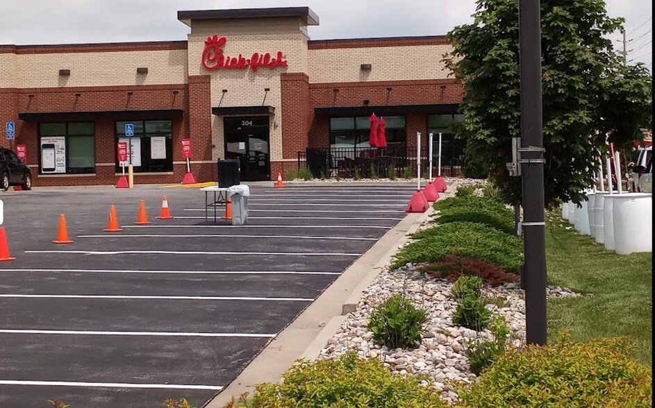 More Photos Of 101-279 Clarkson Executive Park, Ellisville Office For Lease