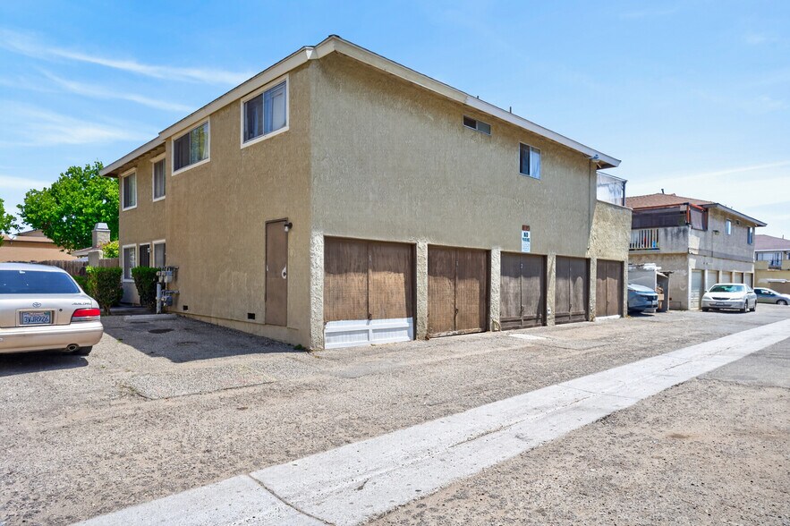 More Photos Of 1310 W Hull Pl, Oxnard Apartments For Sale
