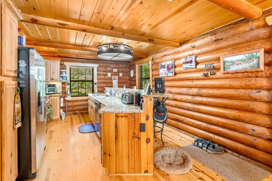 More Photos Of 228 Pattie Gap Rd, Philadelphia Apartments For Sale