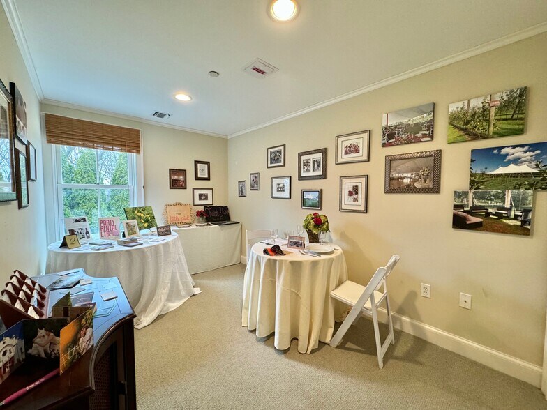 More Photos Of 370 Manor Ln, Jamesport Restaurant For Sale