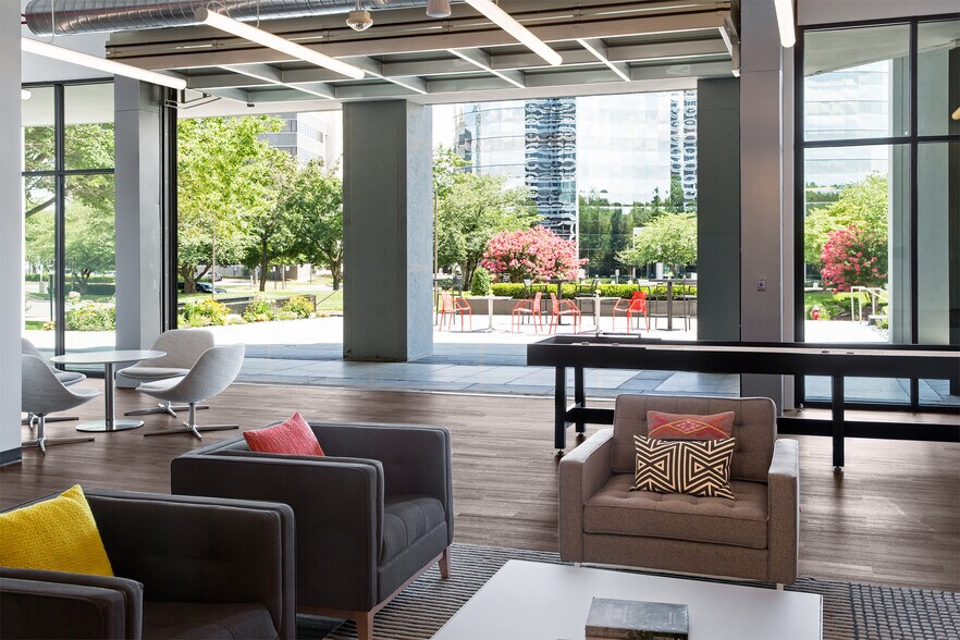 More Photos Of 8614 Westwood Center Dr, Vienna Office For Lease