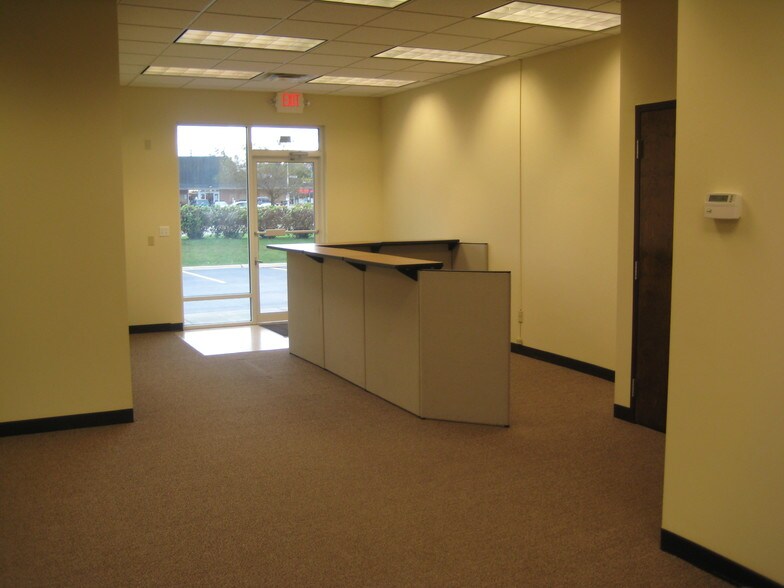 More Photos Of 318-326 Alana Dr, New Lenox Medical For Lease