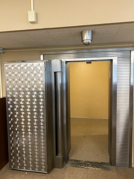 More Photos Of 84 W Broad St, Pataskala Bank For Sale