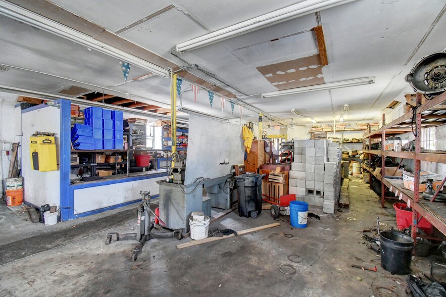 More Photos Of 502 NE 3rd St, Boynton Beach Auto Repair For Sale