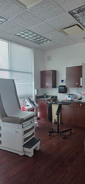 More Photos Of 4502 Cortez Rd W, Bradenton Medical For Sale