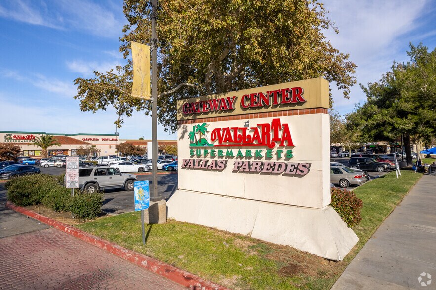 More Photos Of 1743 E Palmdale Blvd, Palmdale Department Store For Lease