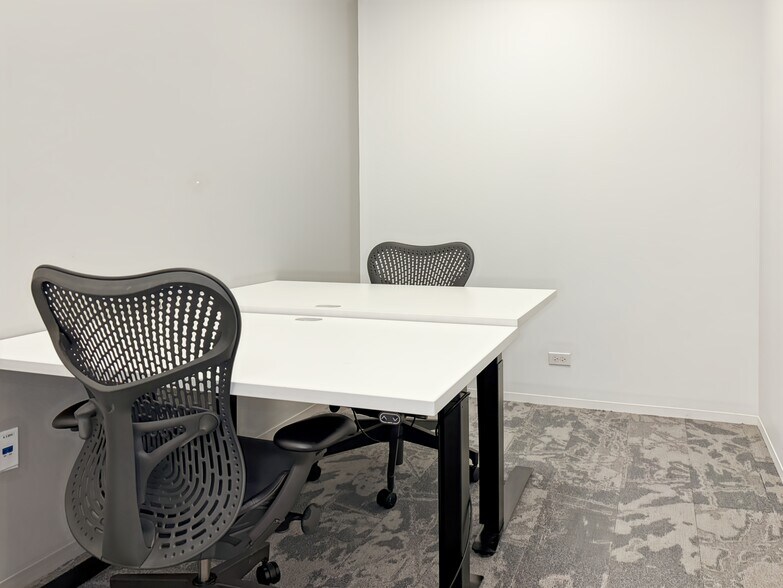 More Photos Of 544 Lakeview Pkwy, Vernon Hills Coworking Space