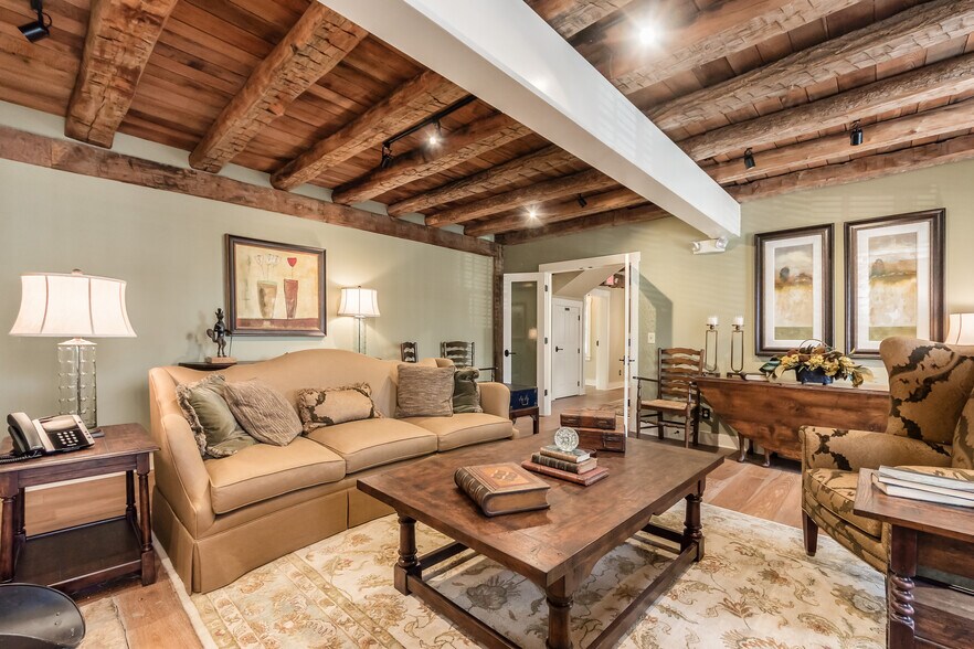 More Photos Of 109 S High St, Dublin Loft Creative Space For Sale