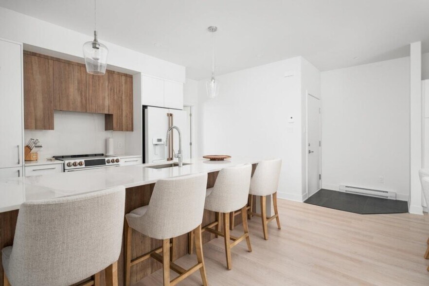 More Photos Of 13575 Rue Du Médoc, Mirabel Apartments For Sale