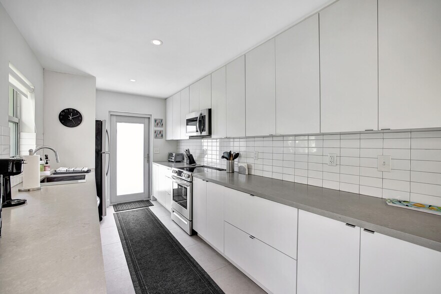 More Photos Of 625 NE 13th Ave, Fort Lauderdale Multifamily For Sale