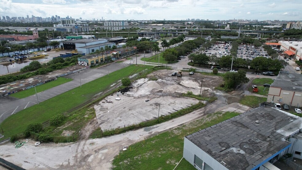 More Photos Of 1171 SE 10th Ave, Hialeah Land For Lease