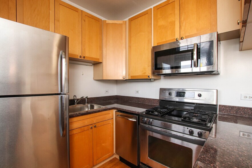 More Photos Of 3751 N Marshfield Ave, Chicago Apartments For Sale