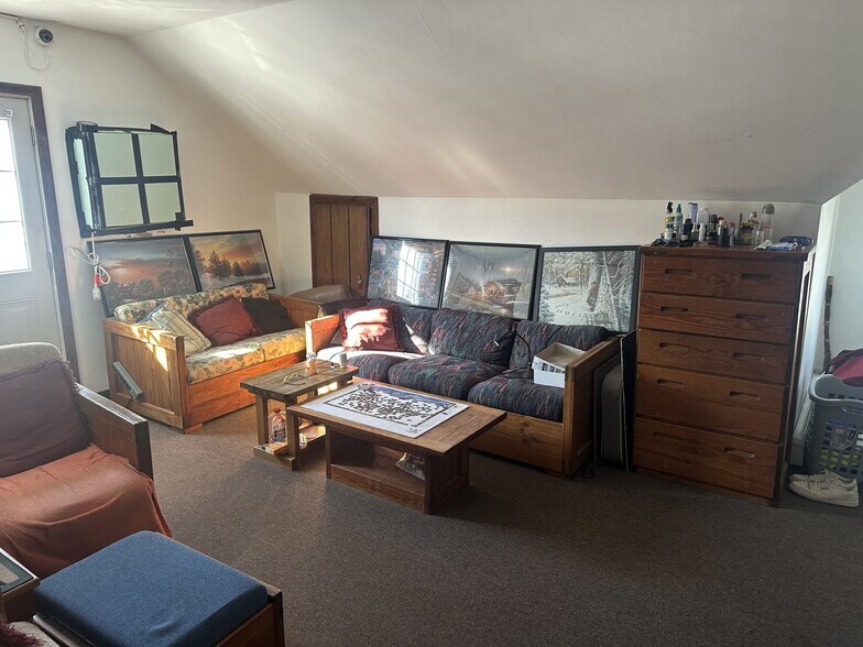 More Photos Of 8 Elm St, Leominster Dormitory For Sale