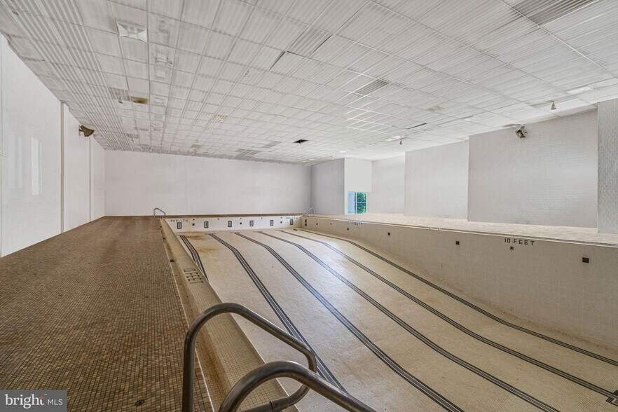 More Photos Of 151 S 14th St, Quakertown Health Club For Lease