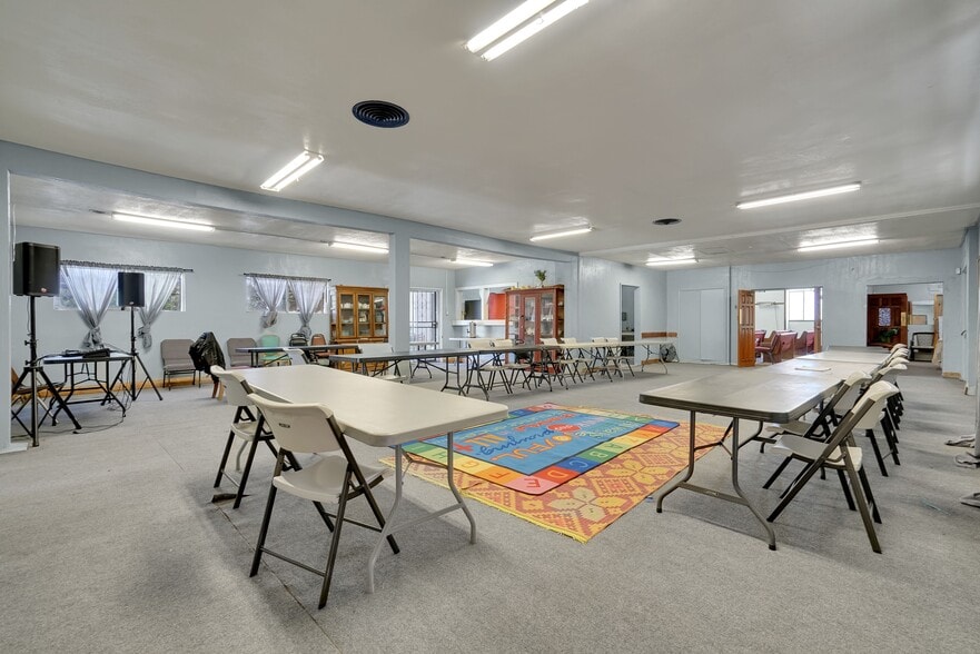 More Photos Of 109 S Aprilia Ave, Compton Religious Facility For Sale