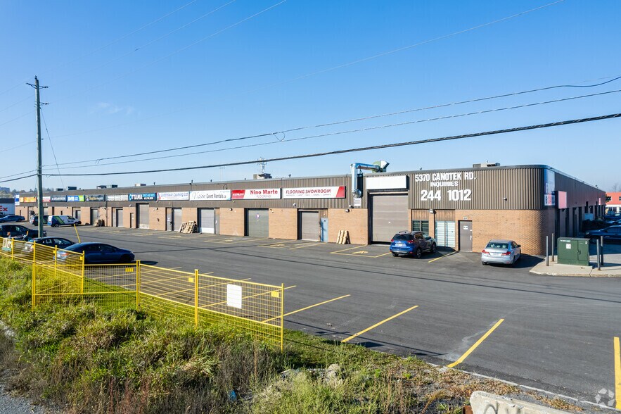 More Photos Of 5370 Canotek Rd, Ottawa Showroom For Lease