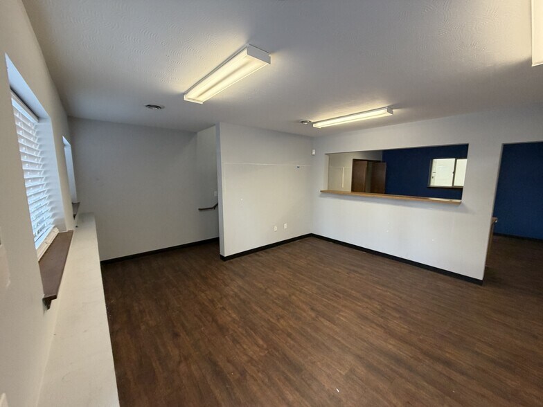 More Photos Of 3606 E Wellesley Ave, Spokane Service For Lease