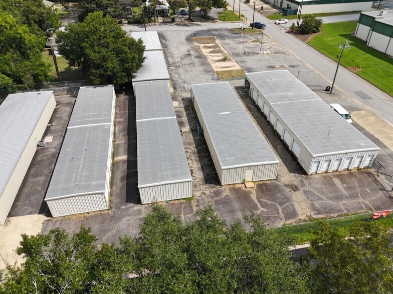 More Photos Of 404 S Boulevard Dr, Bainbridge Industrial For Sale