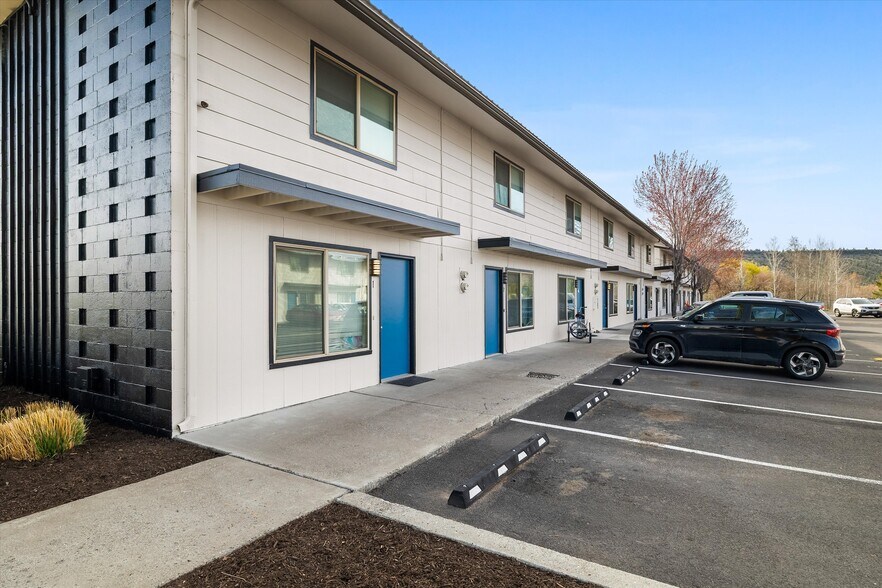 More Photos Of 940 NW 2nd St, Prineville Apartments For Sale