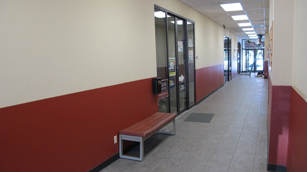 More Photos Of 17-19 N Broadway, Aurora Storefront Retail Office For Lease