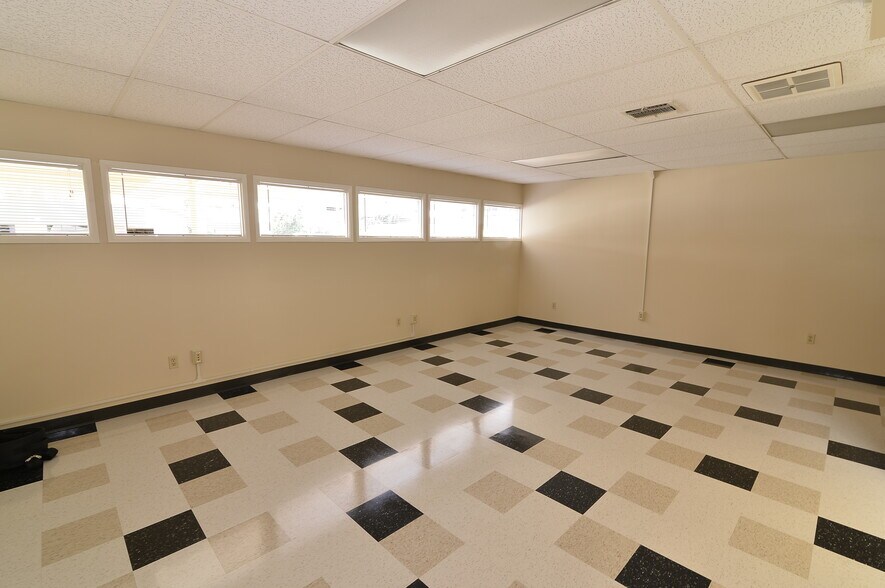 More Photos Of , Bakersfield Office For Sale