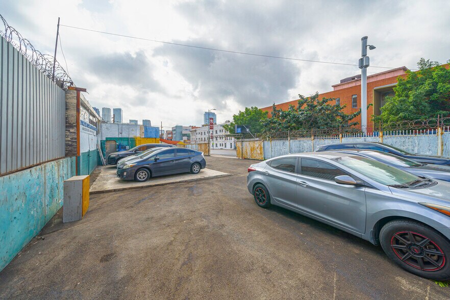 More Photos Of 1629 W 8th St, Los Angeles Auto Repair For Sale