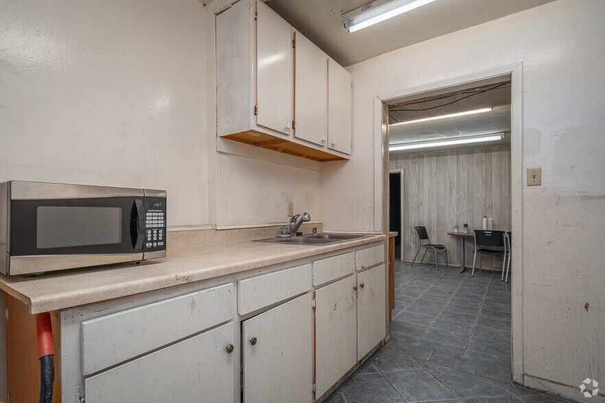 More Photos Of 11601 McKinley St, Houston Manufacturing For Sale