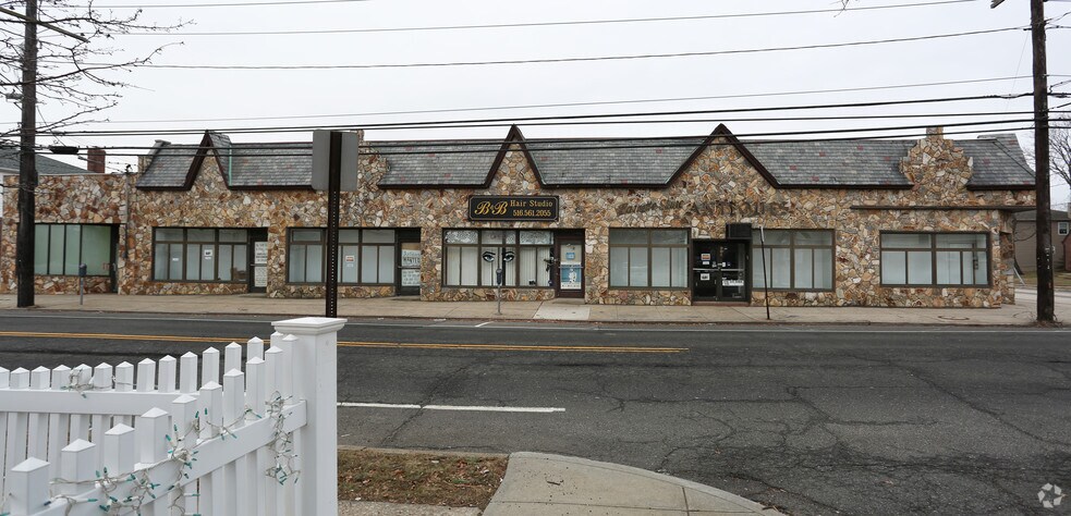 More Photos Of 900-920 Rockaway Ave, Valley Stream Storefront For Lease