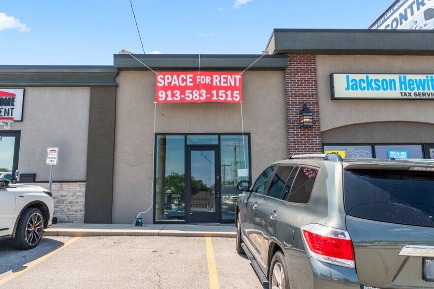 More Photos Of 7801-7811 Shawnee Mission Pky, Overland Park Freestanding For Lease