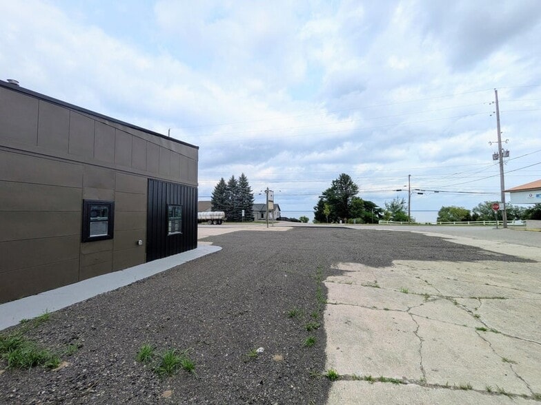 More Photos Of 5861 W Houghton Lake Dr, Houghton Lake Service For Sale