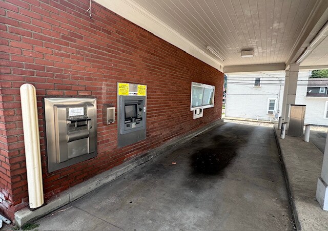 More Photos Of 565 Main St, Wellsville Office For Sale