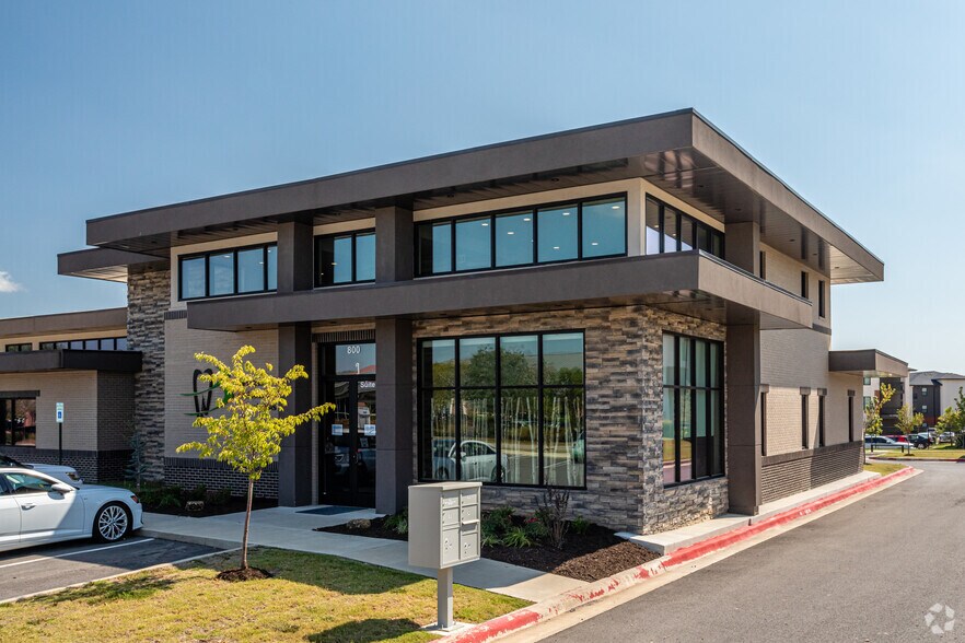 More Photos Of 800 SE Plaza Ave, Bentonville Medical For Lease