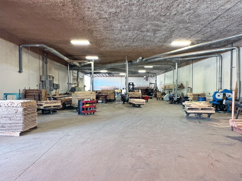 More Photos Of 9711 Perry Hwy, Waterford Warehouse For Sale