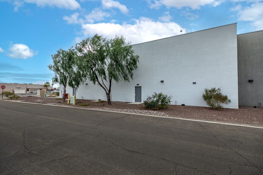 More Photos Of 11375 S Fortuna Rd, Yuma Storefront Retail Office For Sale